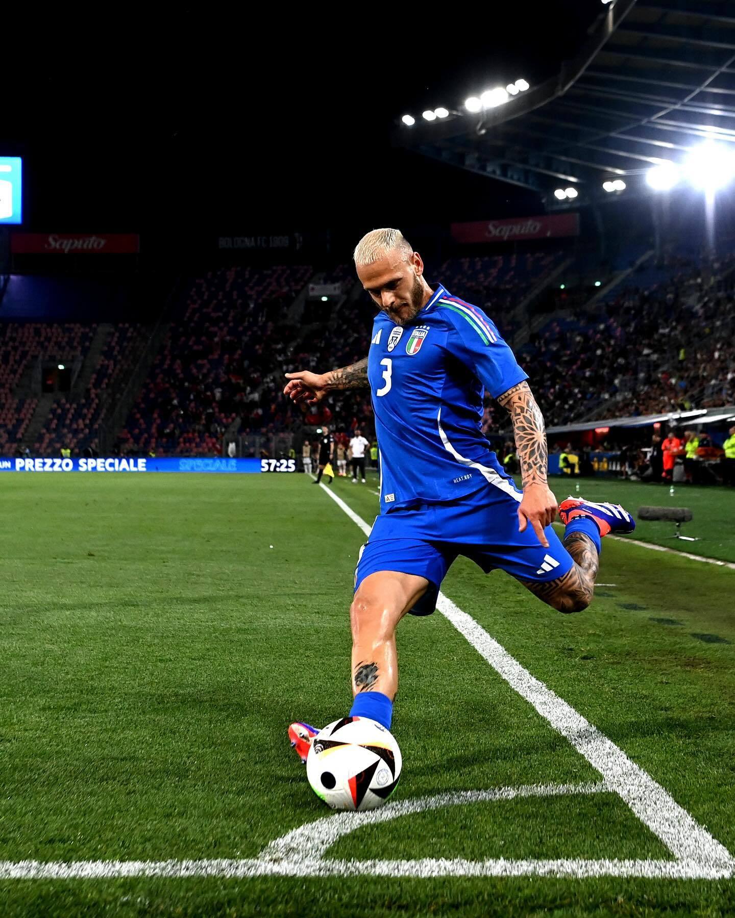 关于意大利足坛球员的技术风采展示的信息