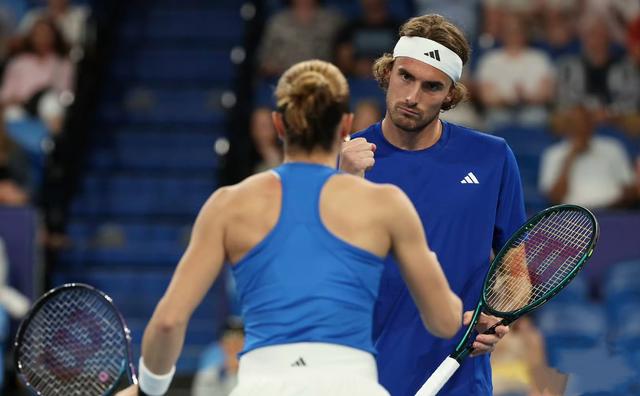 包含联合杯完胜温网，西西帕斯关键制胜的词条