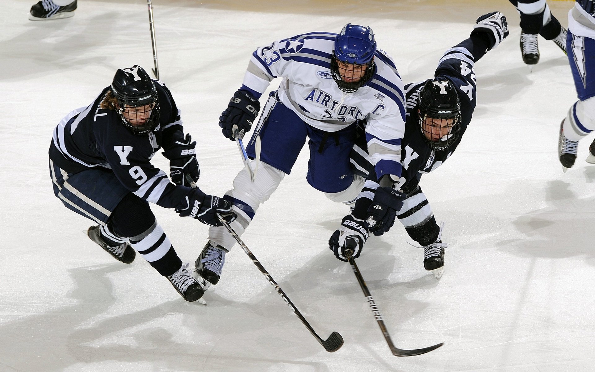 赛道上的红牛内战，一队力克二队，勒克莱尔惊艳四座